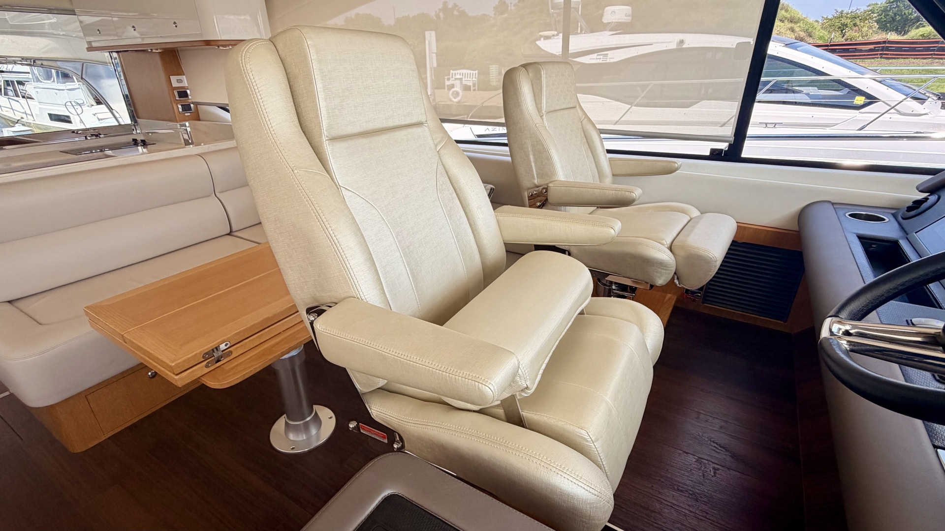 2017 Riviera 525 SUV