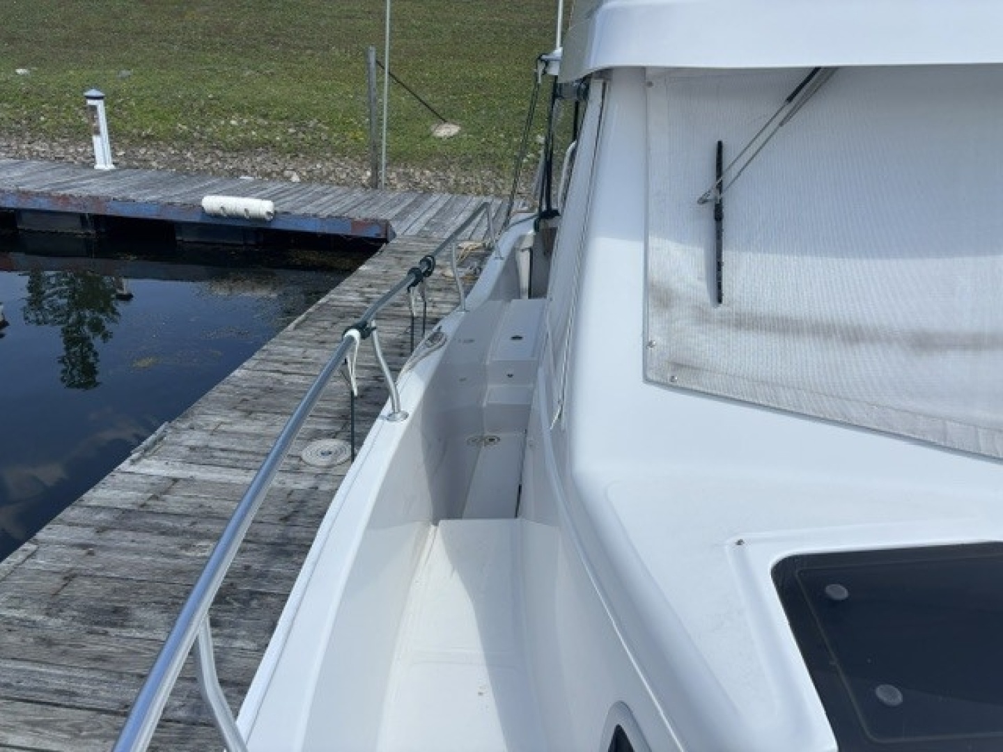 2001 Mainship 390
