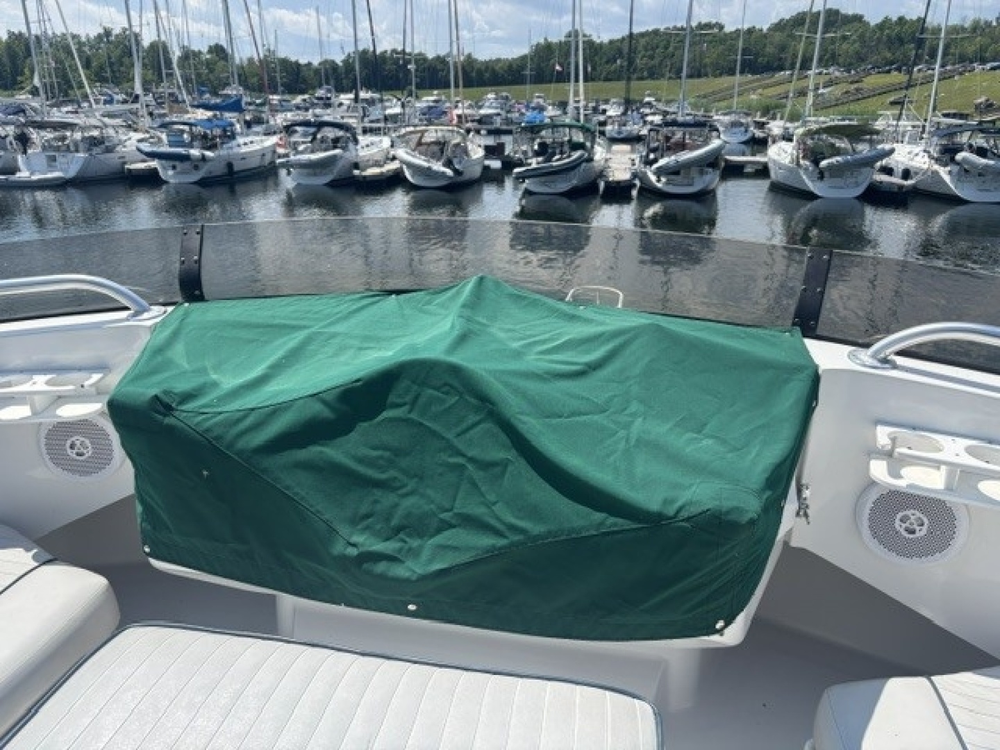 2001 Mainship 390