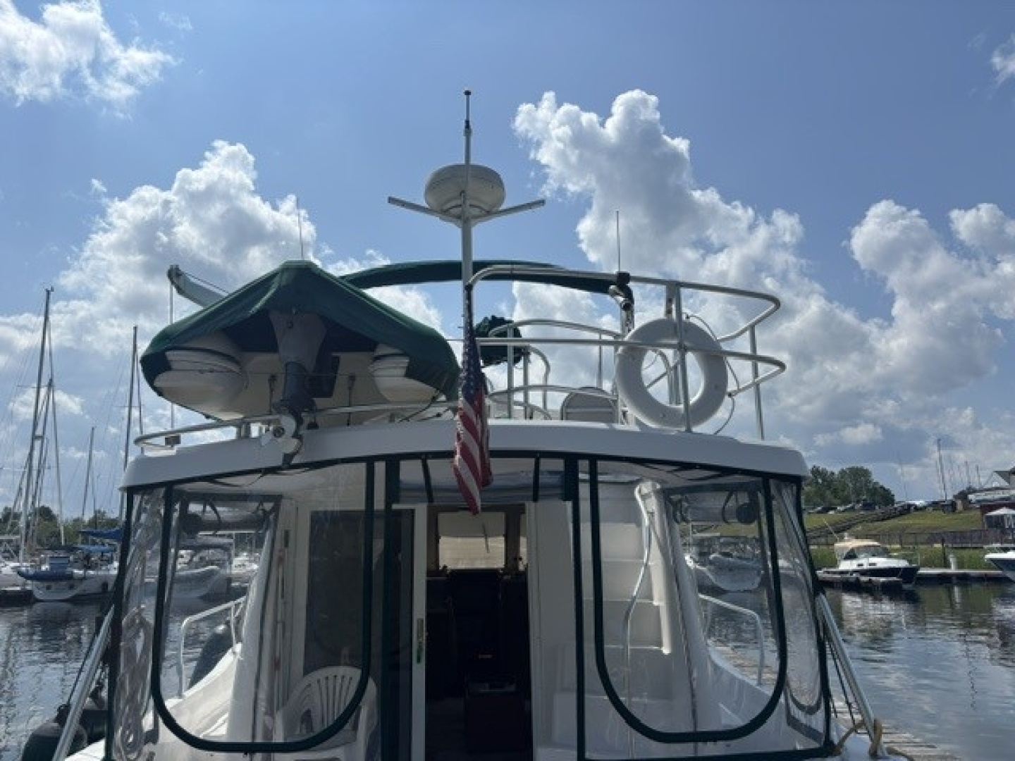 2001 Mainship 390