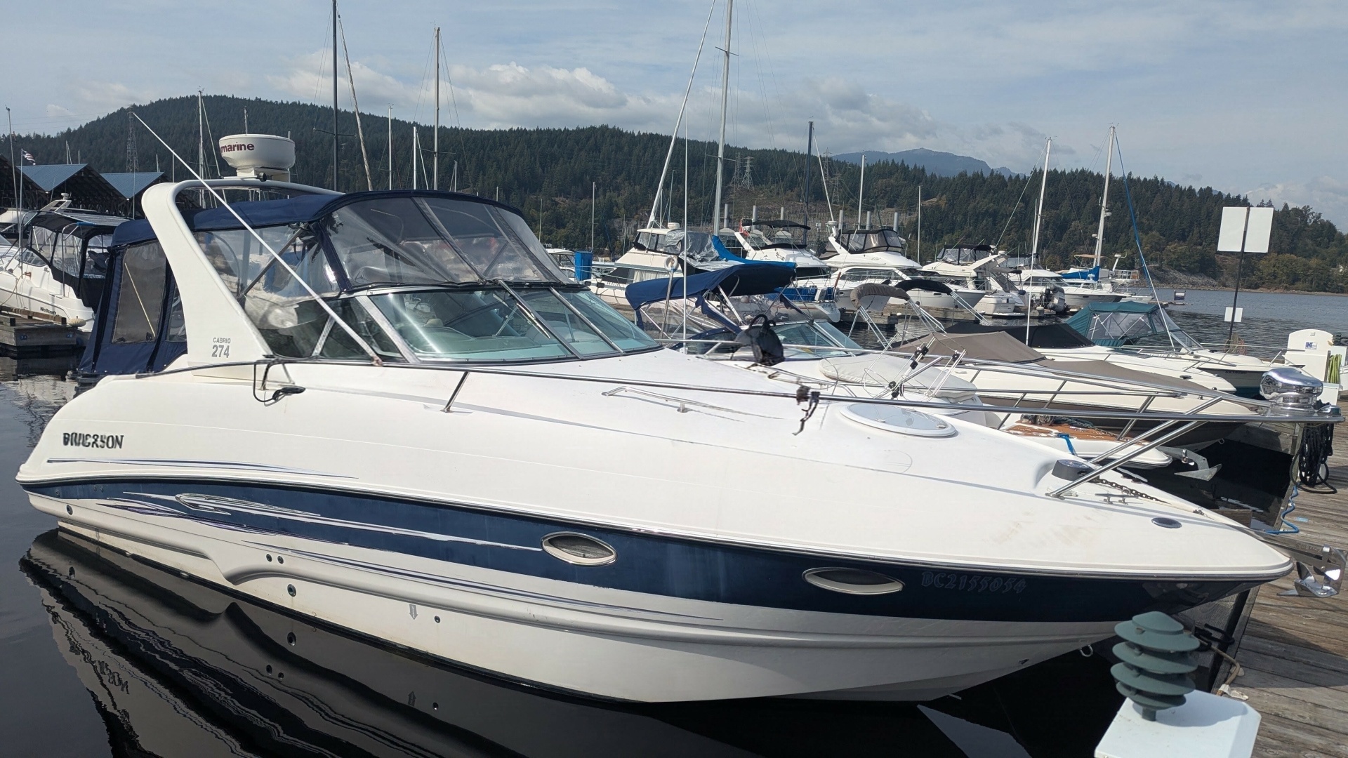 Escape II 28ft Larson Yacht For Sale