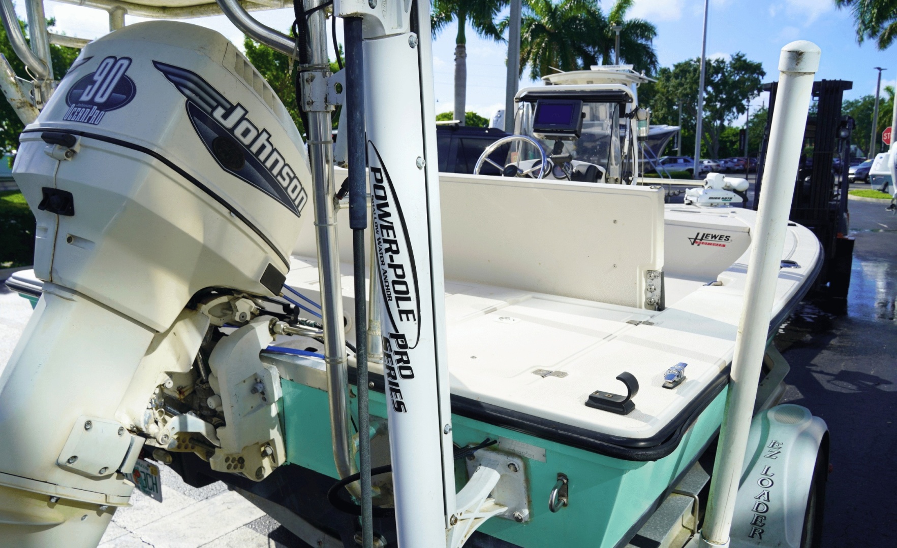 2001 Hewes Redfisher