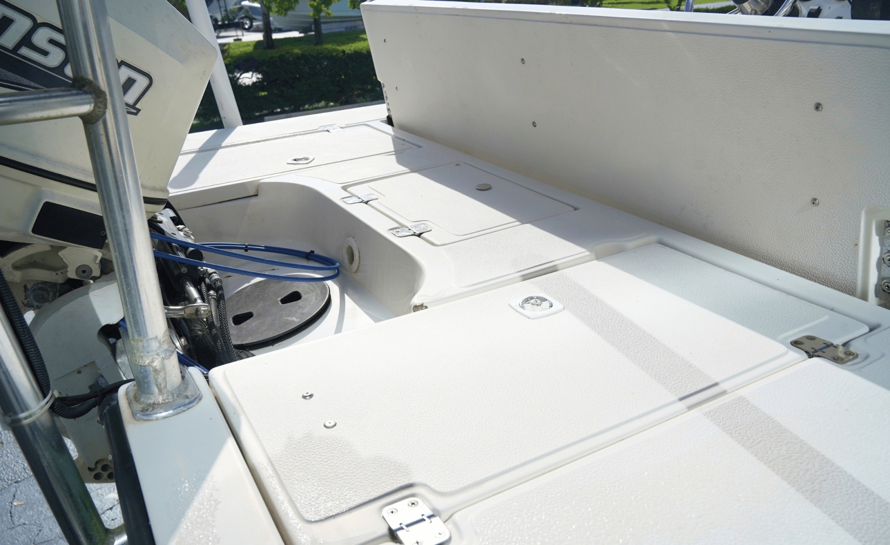 2001 Hewes Redfisher