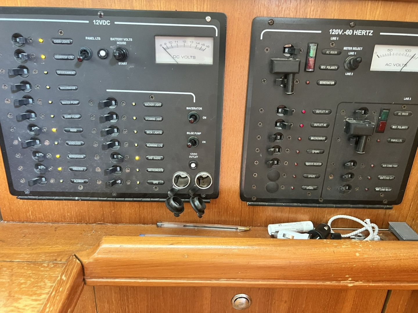 2007 Hunter 41 Deck Salon
