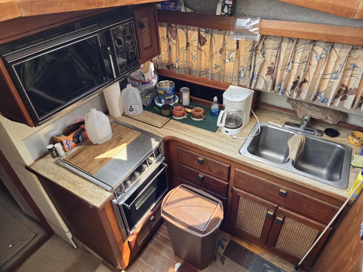 1986 Bayliner 3870