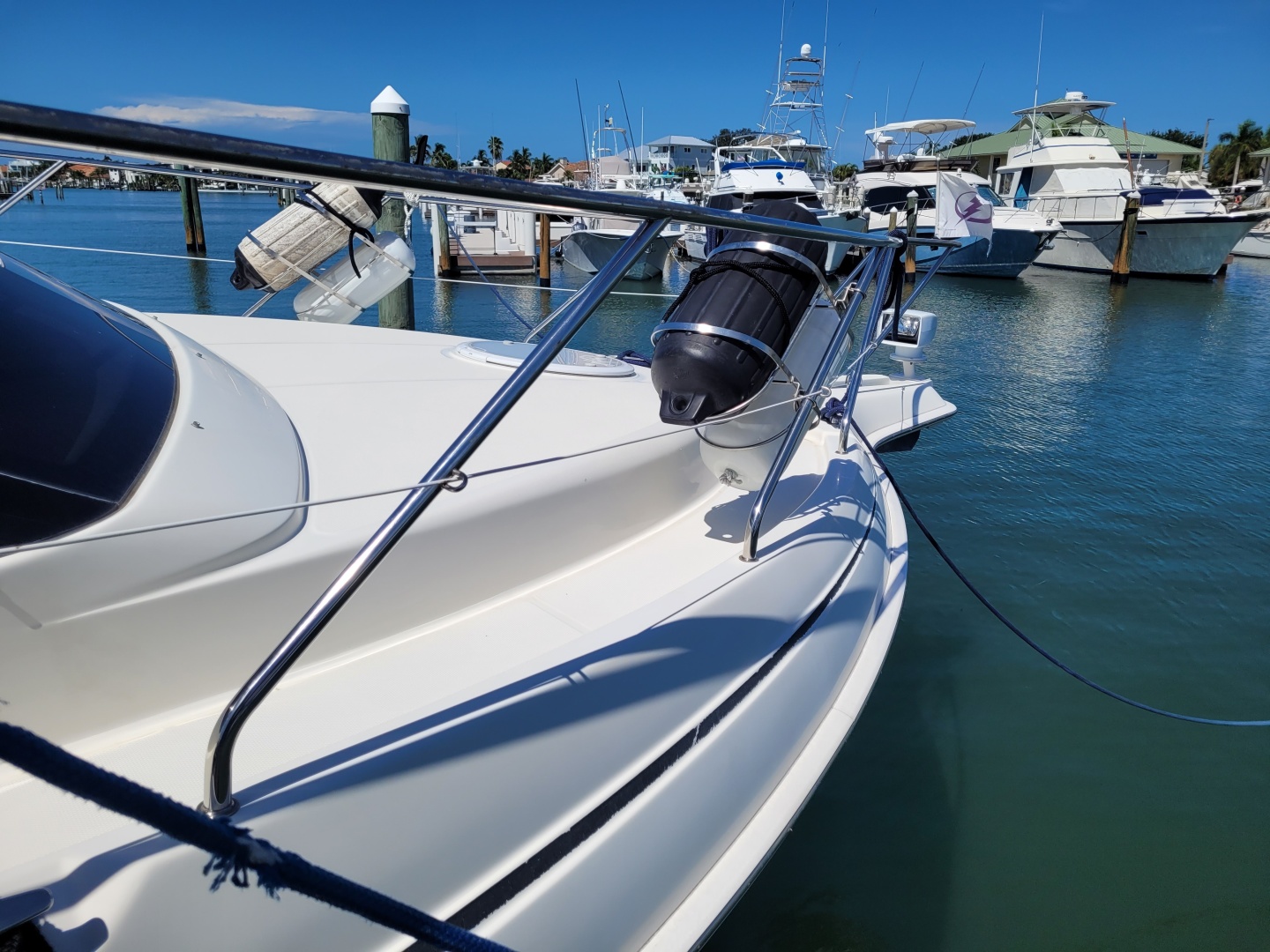 Midnight Blue 35ft Silverton Yacht For Sale