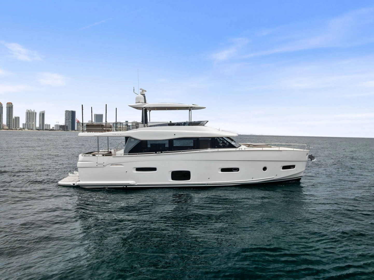 2021 Azimut Magellano 66