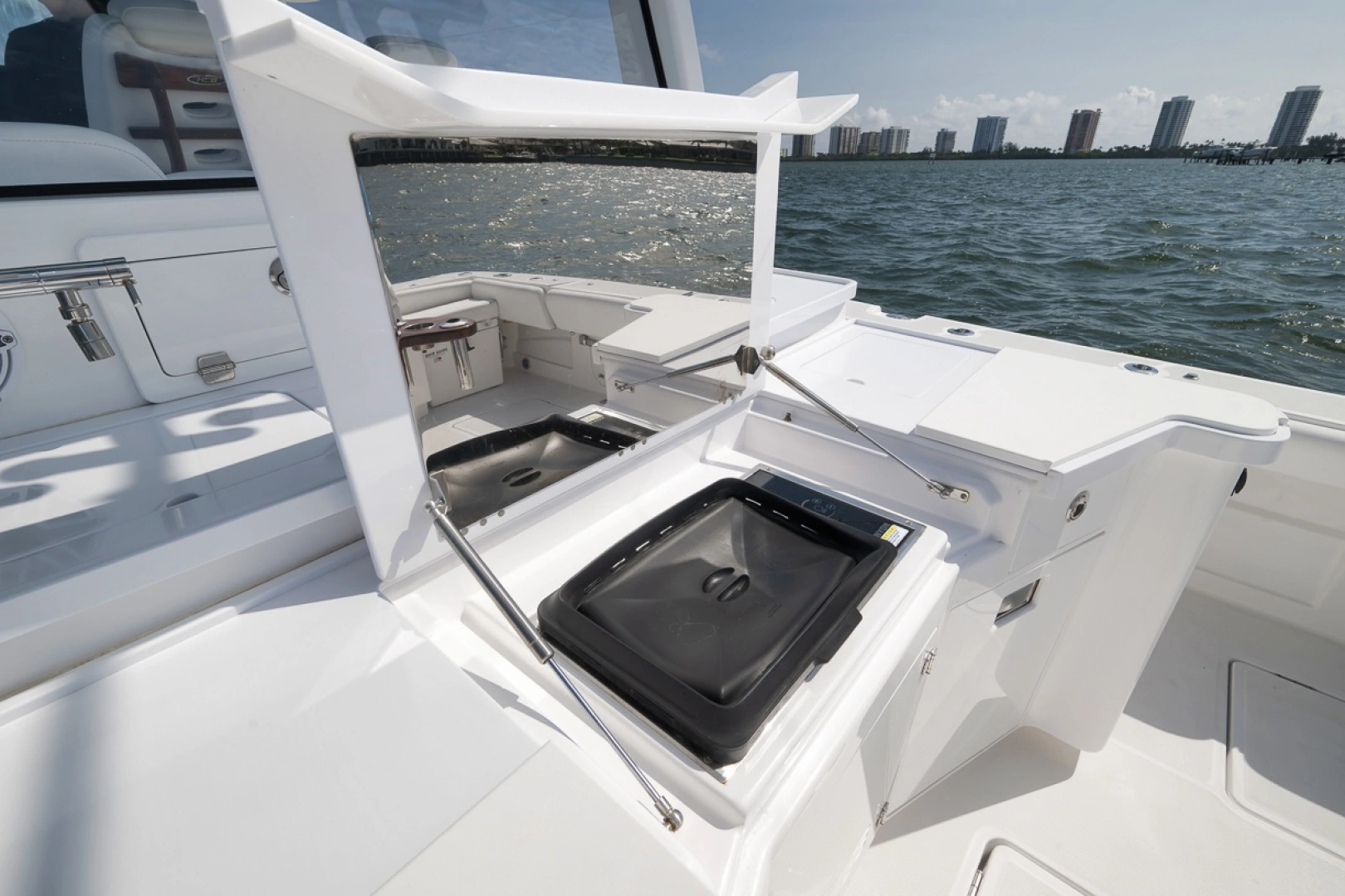 HCB 53 Suenos Yacht For Sale