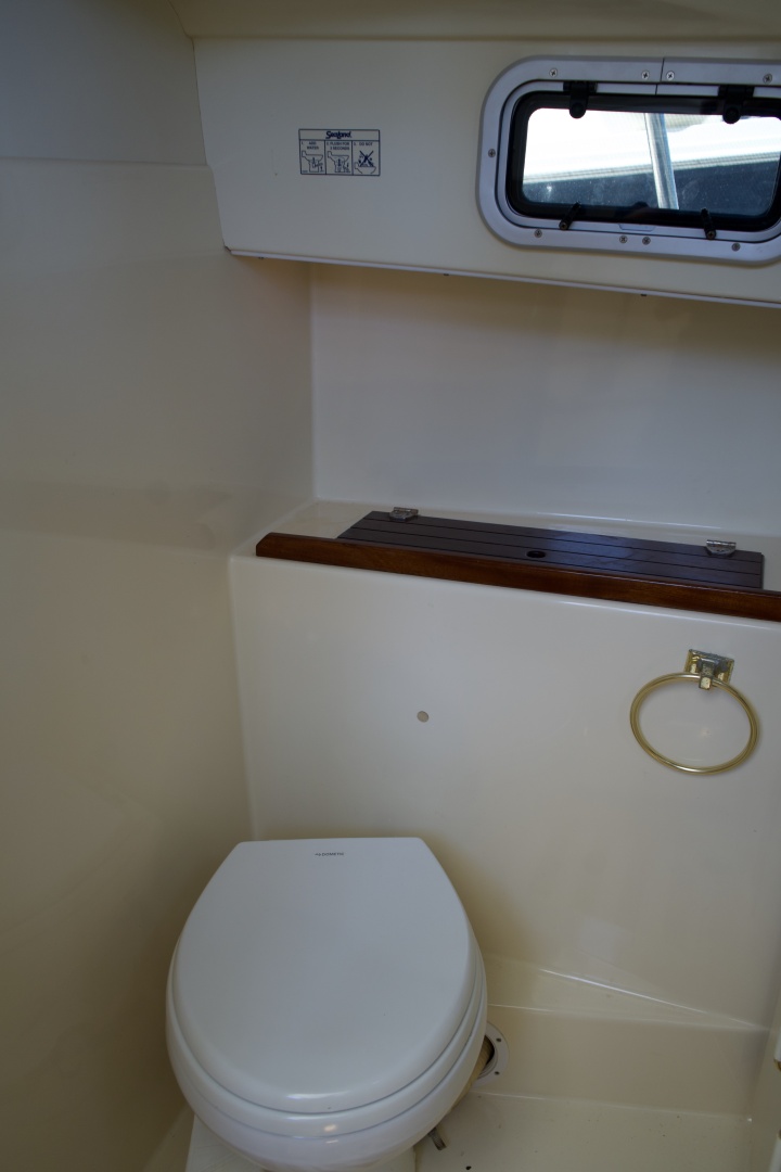 1998 Camano Troll 31