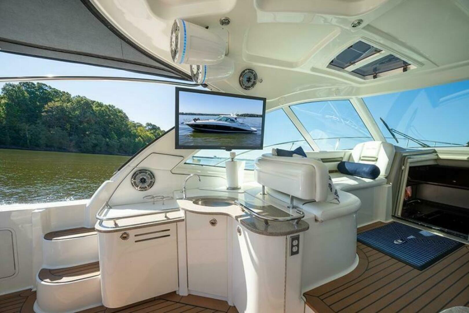 Cockpit wetbar