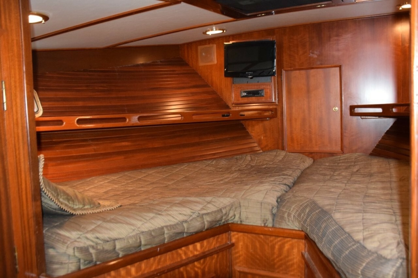 Beautiful Teak Woodwork And Hull Liner Sheathing