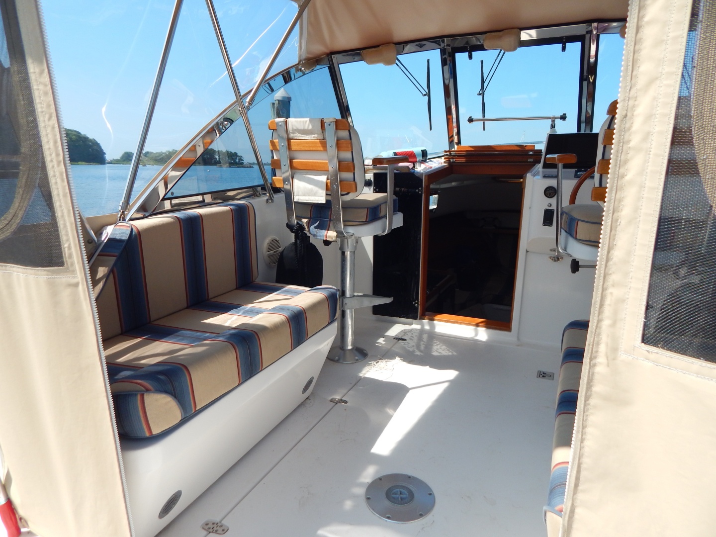 2004 Legacy Yachts 28 Express