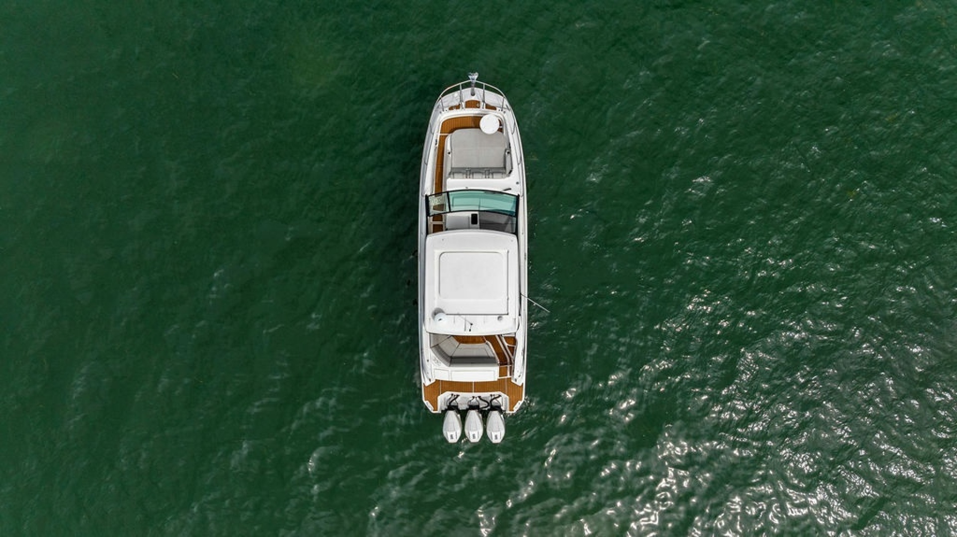 2022 Sea Ray Sundancer 320 Outboard