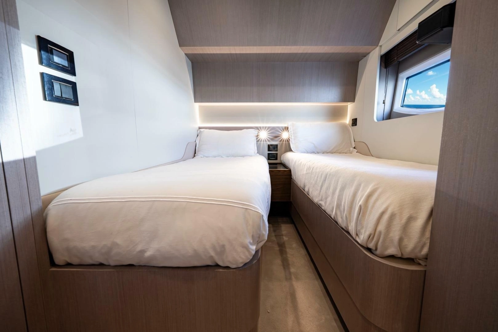 Azimut S7 Yacht For Sale