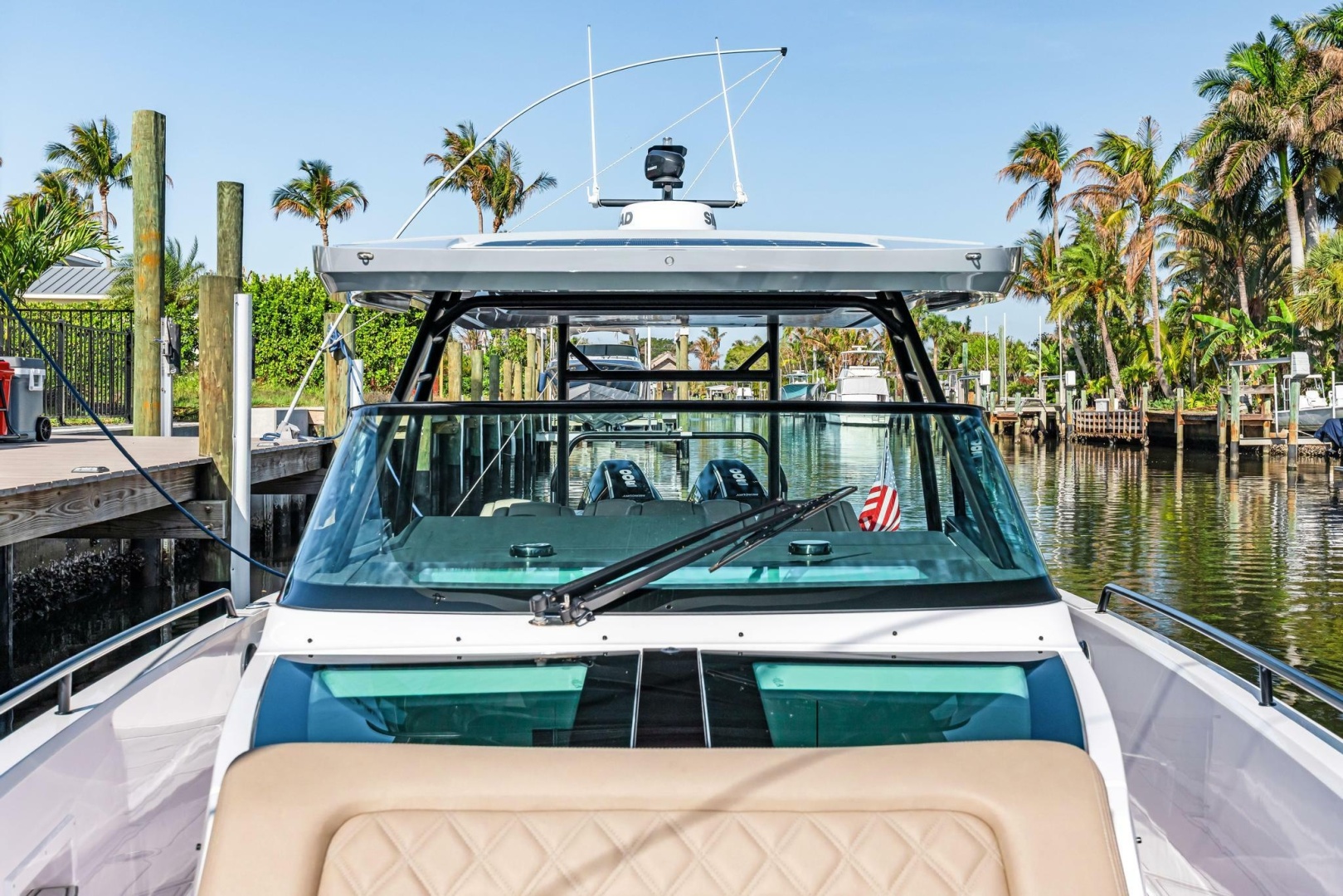2023 Axopar 37 Suntop