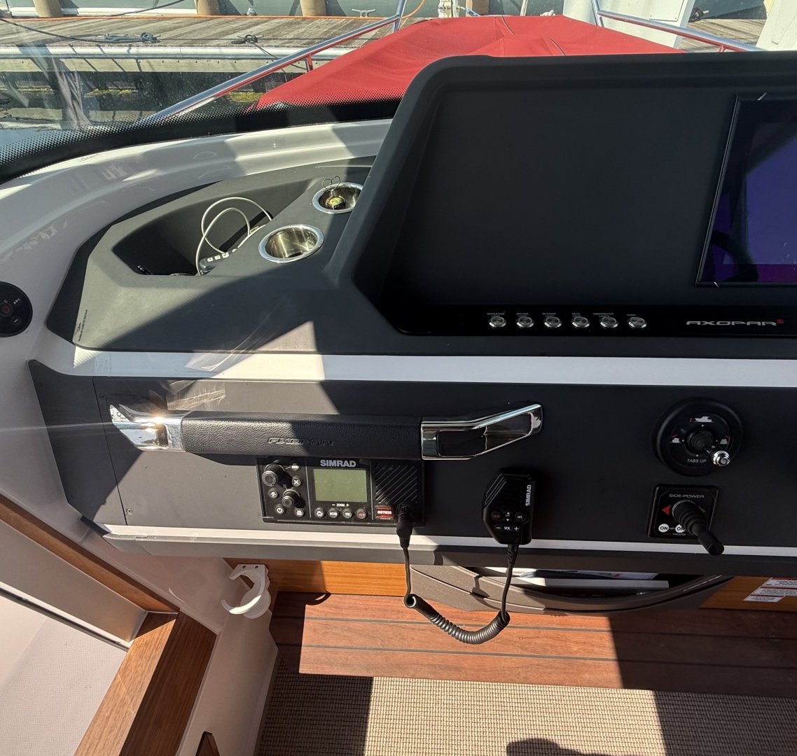 2022 Axopar 28 Cabin
