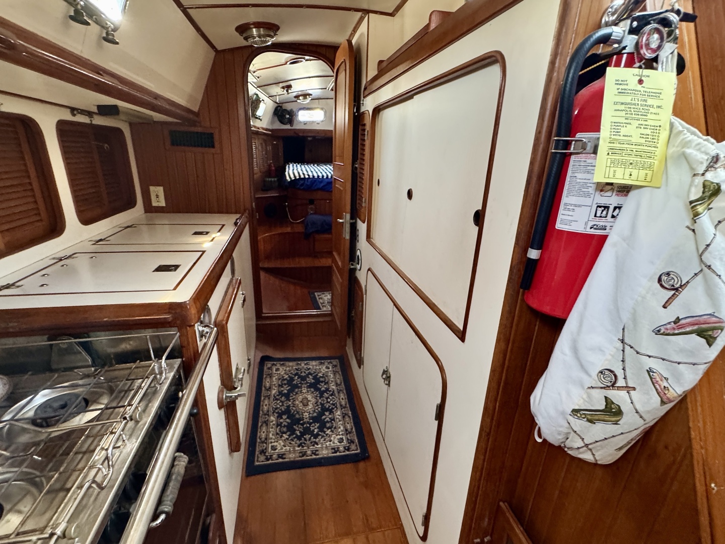 1990 Passport Royal Passport 49