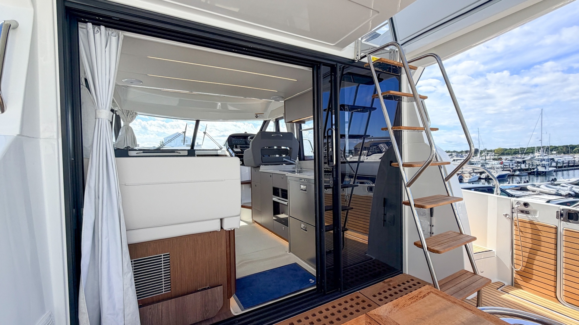 In Stock 42ft Beneteau Yacht For Sale