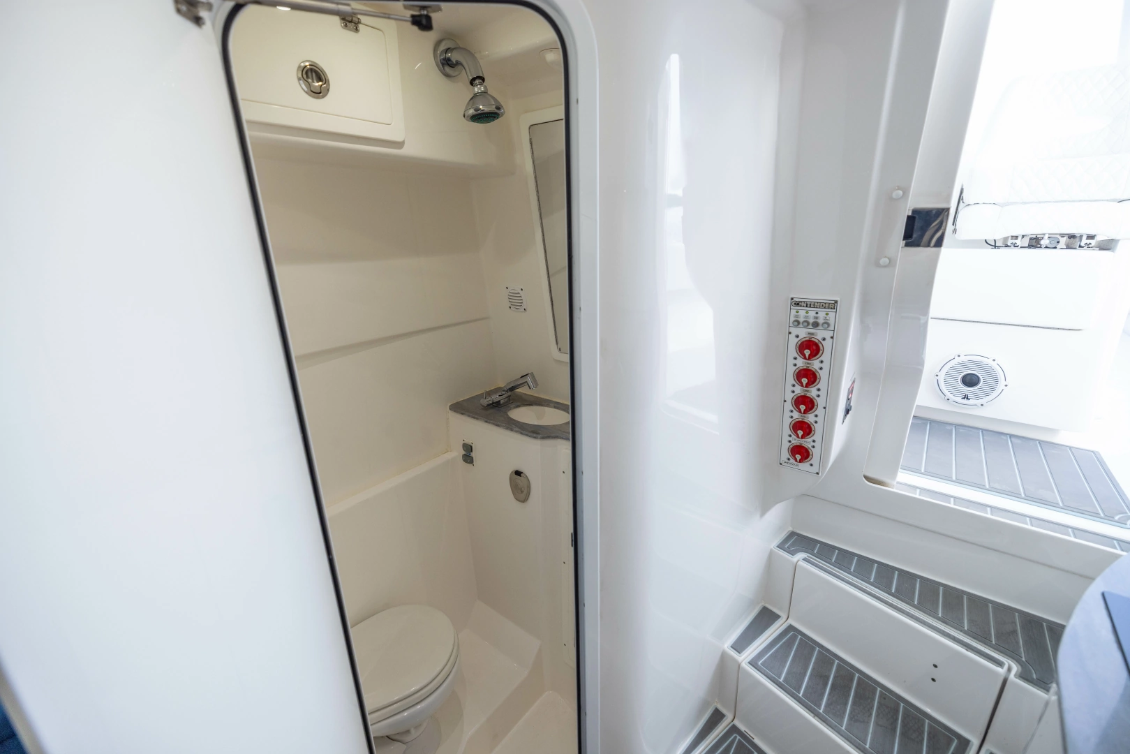 Contender FA Yacht For Sale