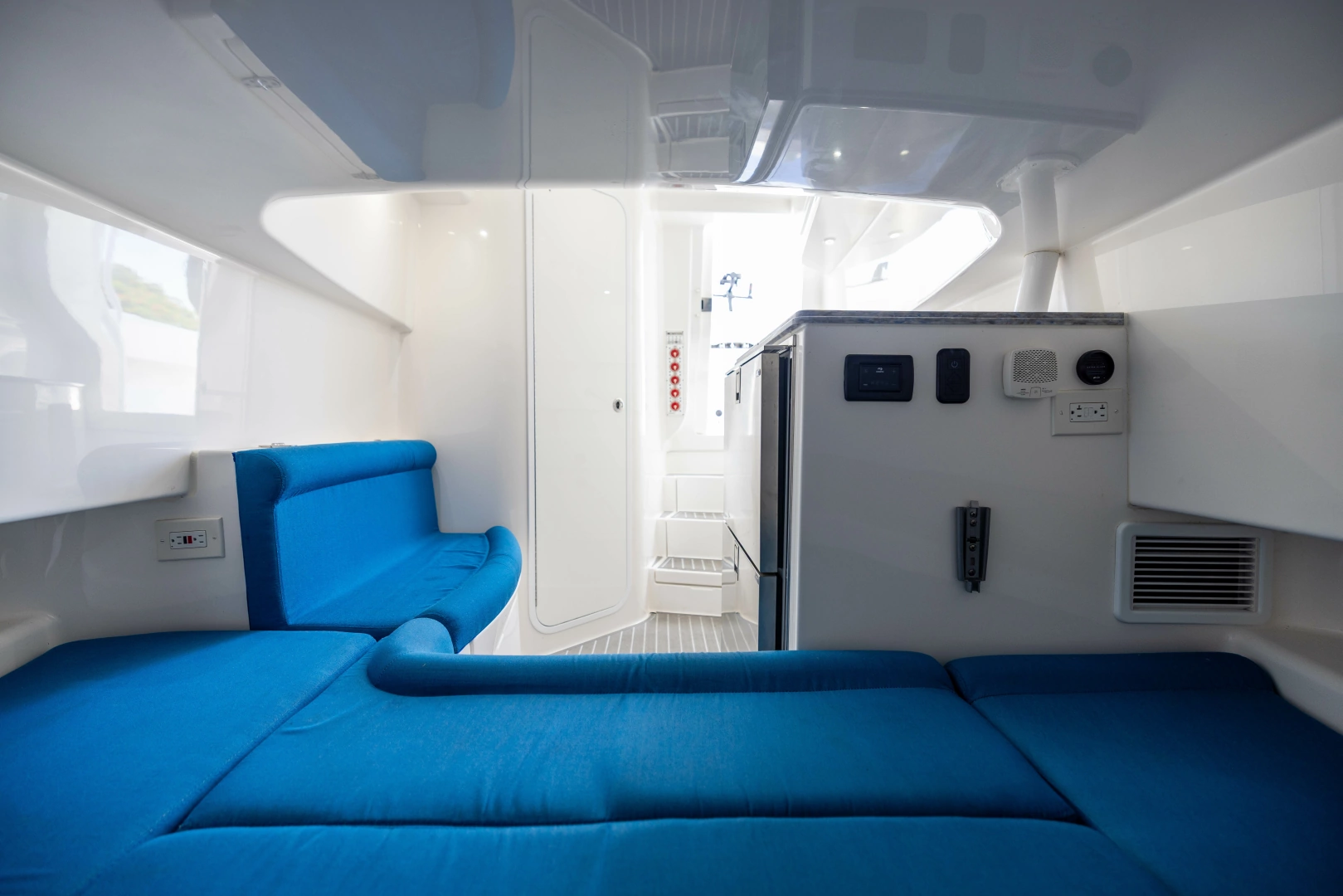 Contender FA Yacht For Sale