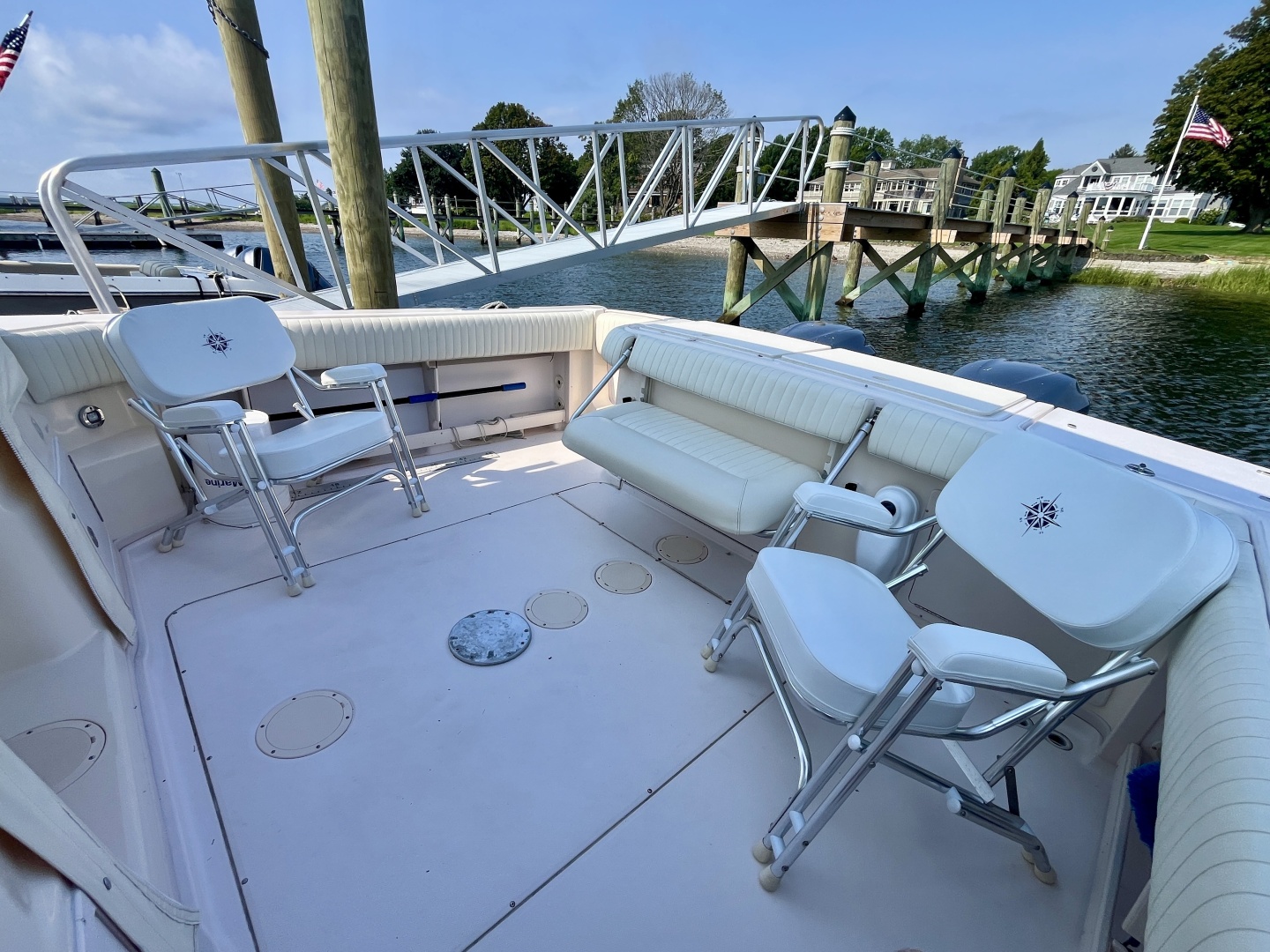 2003 Grady-White Express 330