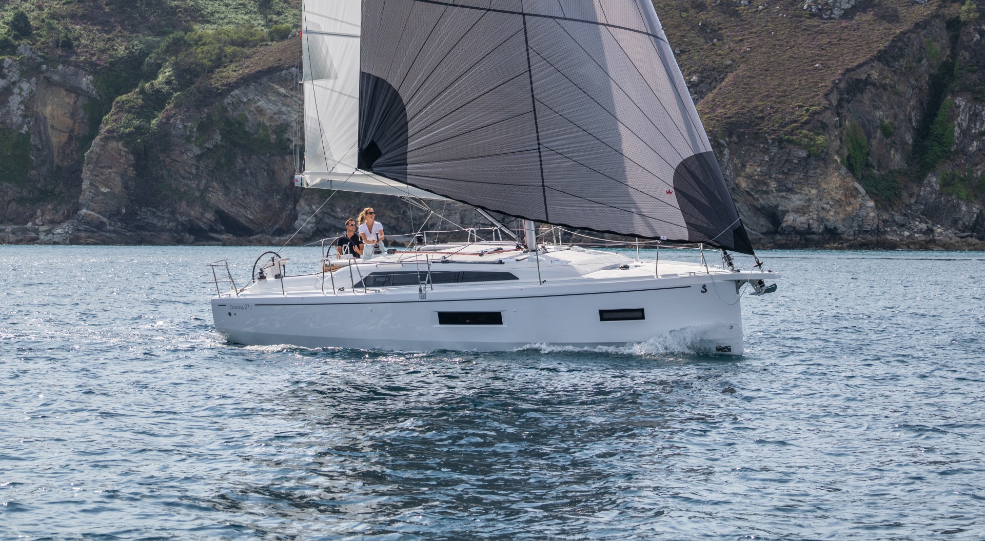 2027 Beneteau Oceanis 37.1