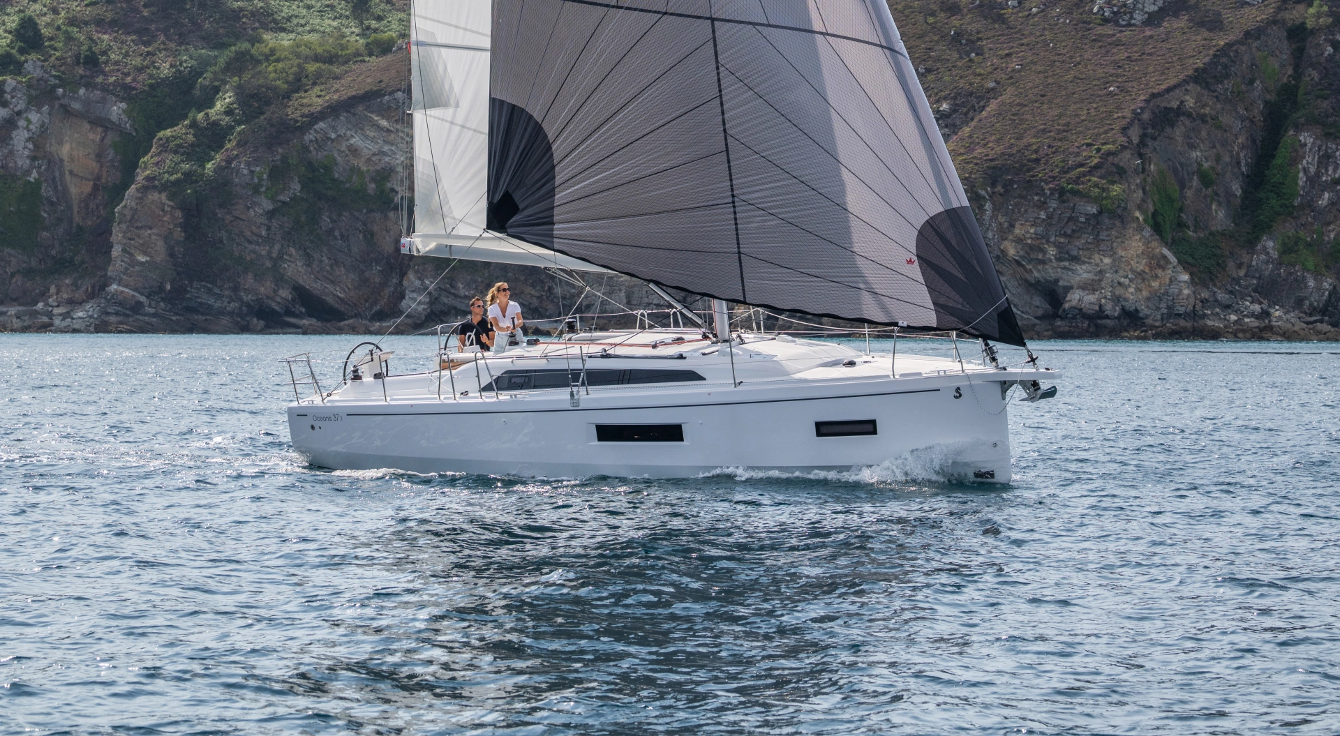 2027 Beneteau Oceanis 37.1