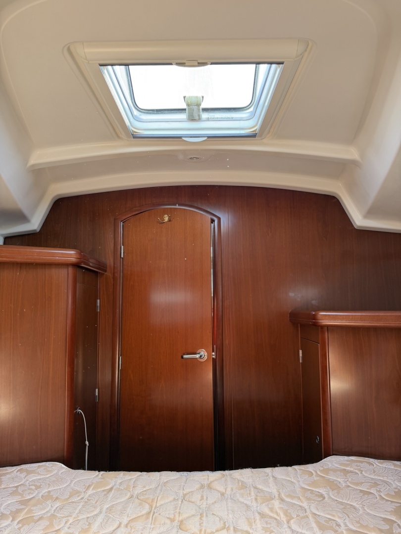 2005 Beneteau 373
