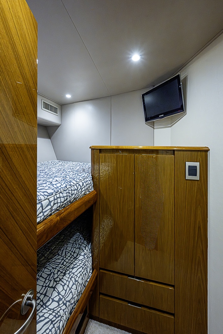 2011 Viking 76 Enclosed Bridge