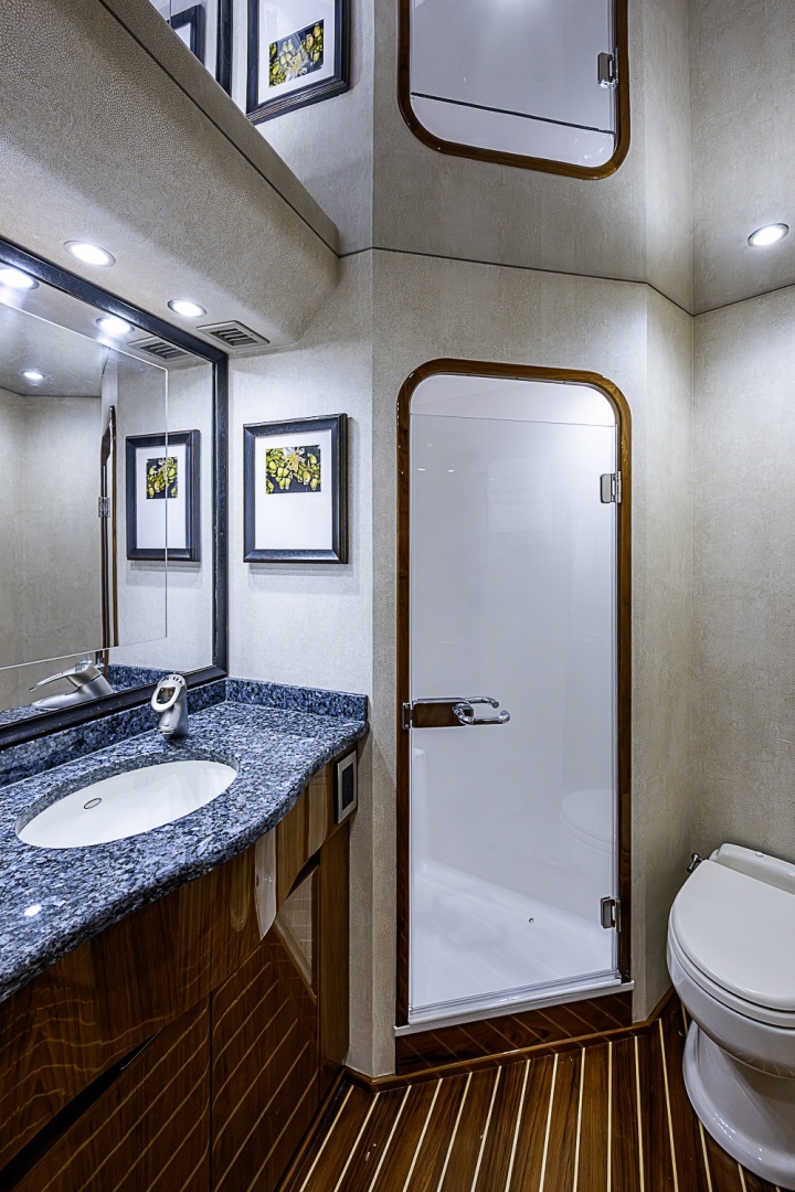 2011 Viking 76 Enclosed Bridge