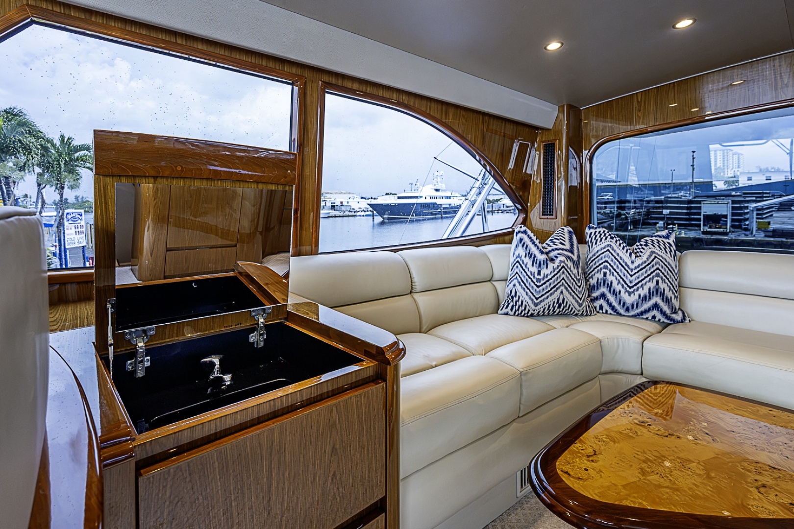 2011 Viking 76 Enclosed Bridge