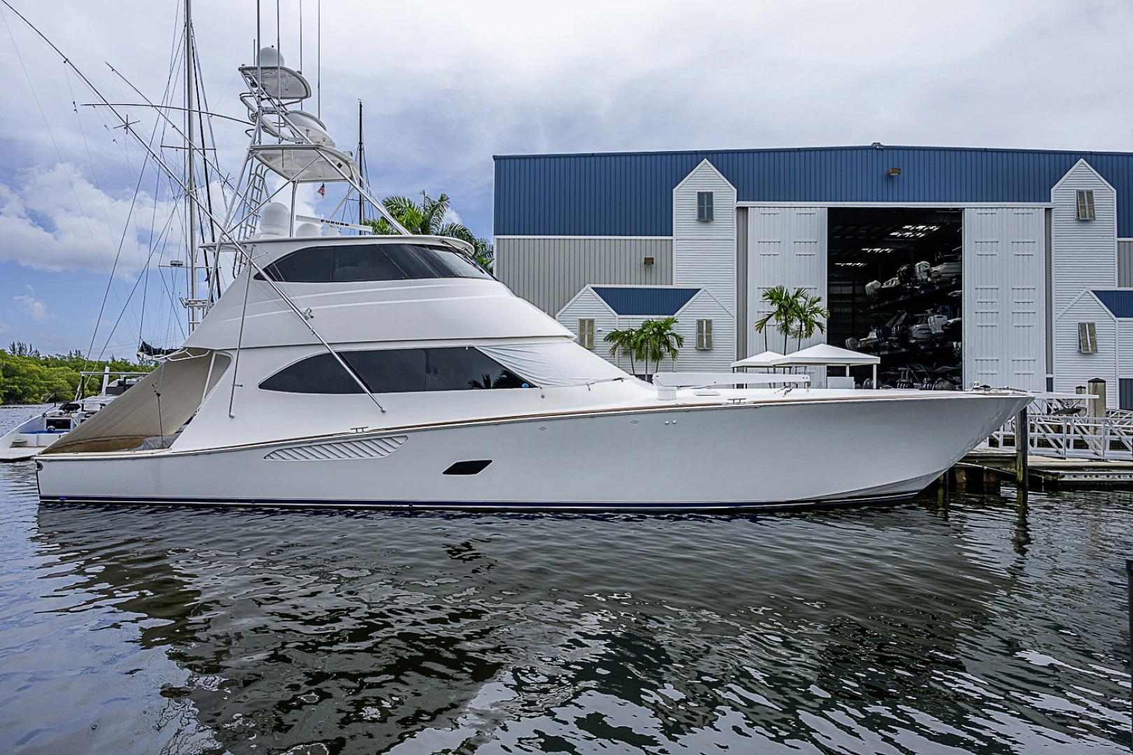 2011 Viking 76 Enclosed Bridge