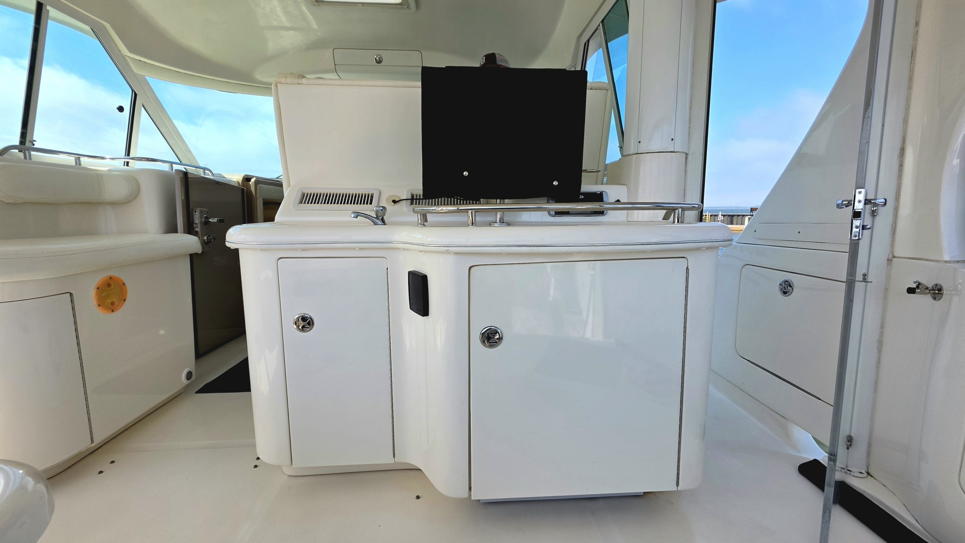 2004 Sea Ray 480 Motor Yacht