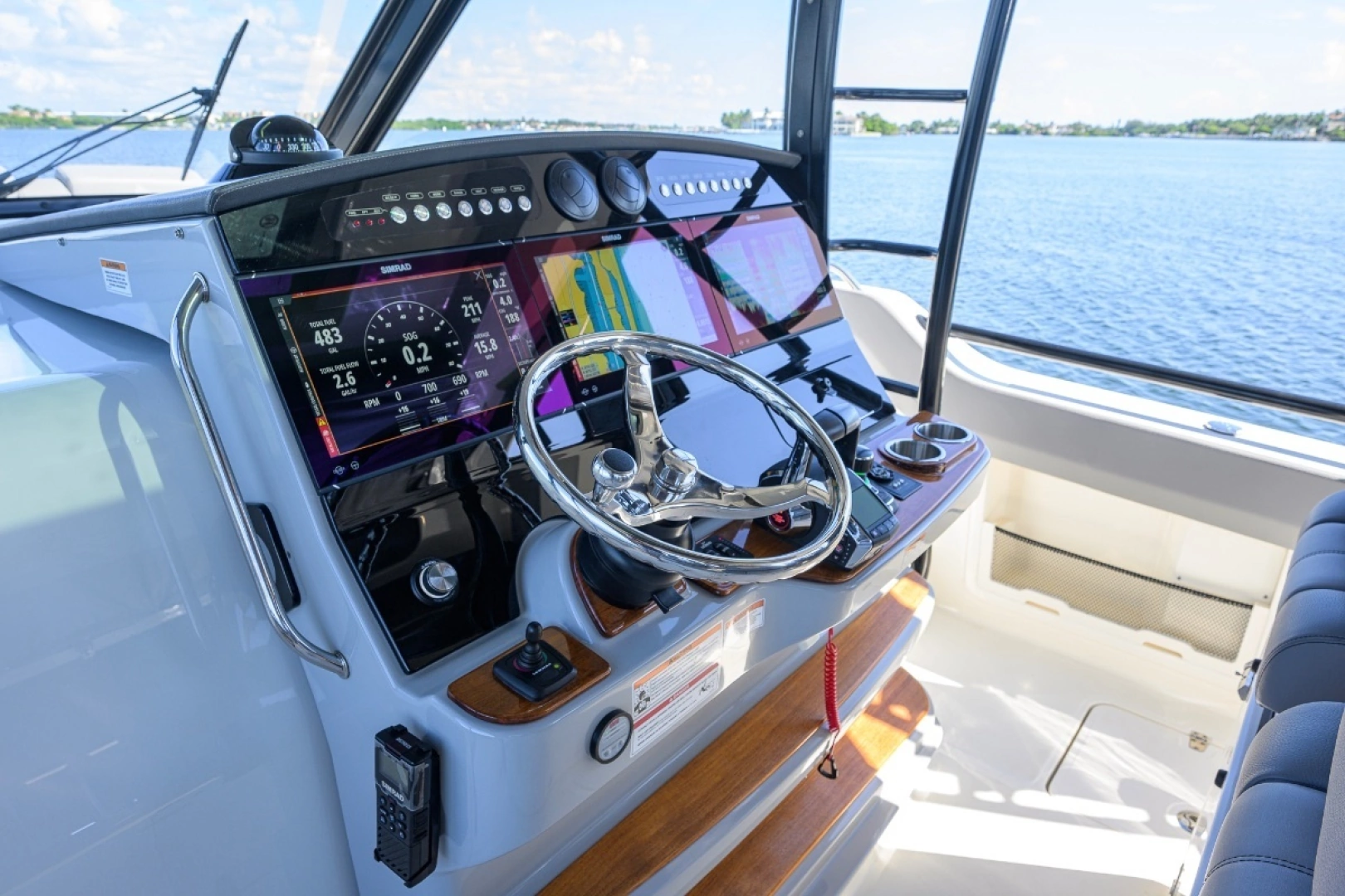 Boston Whaler Outrage Yacht For Sale