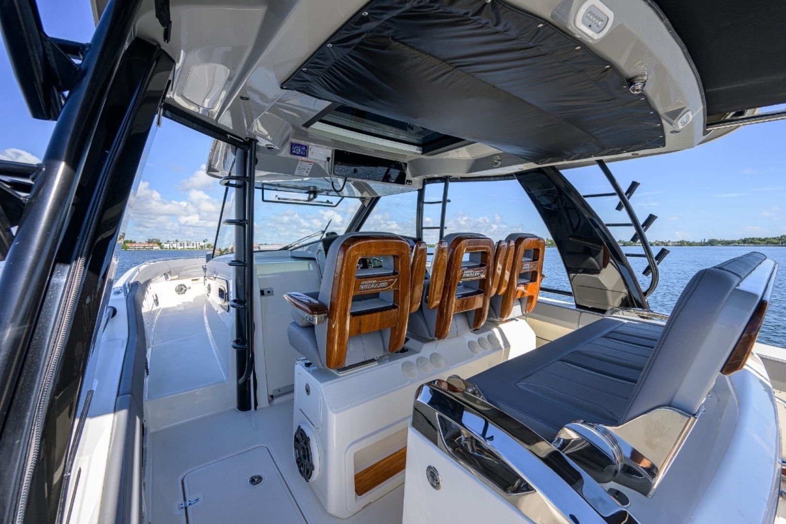 42 ft Boston Whaler 2024 Outrage GATE KEEPER