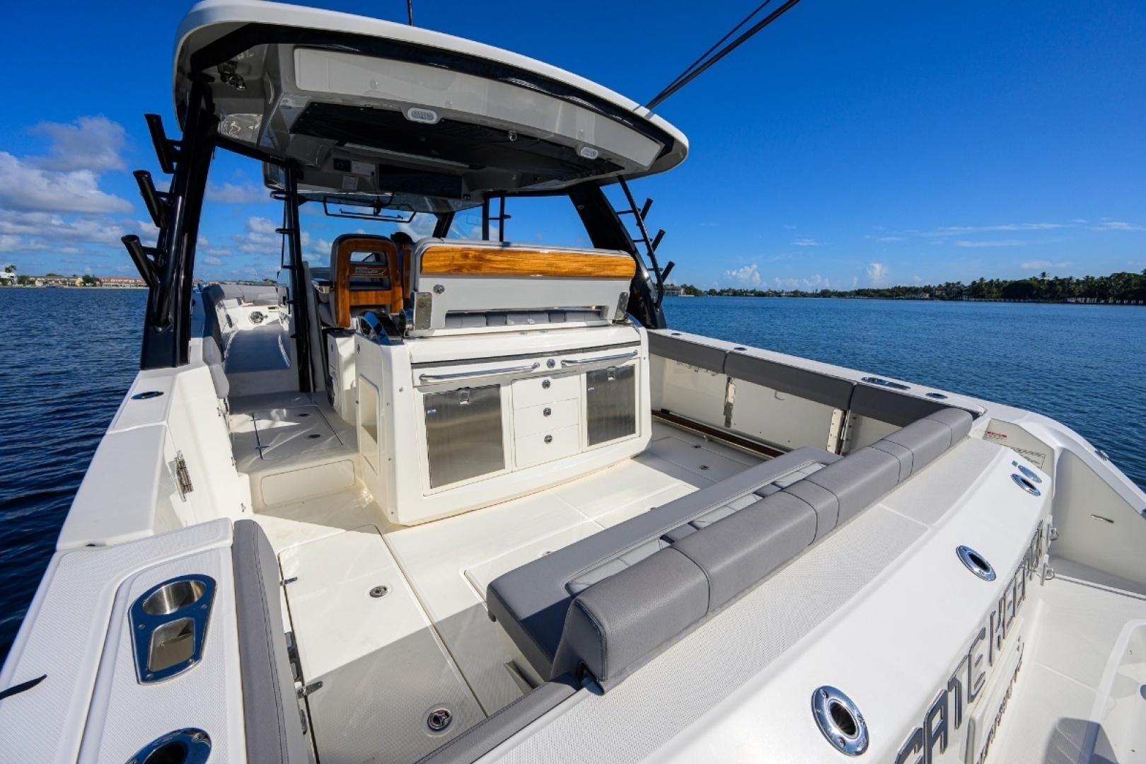 42 ft Boston Whaler 2024 Outrage GATE KEEPER