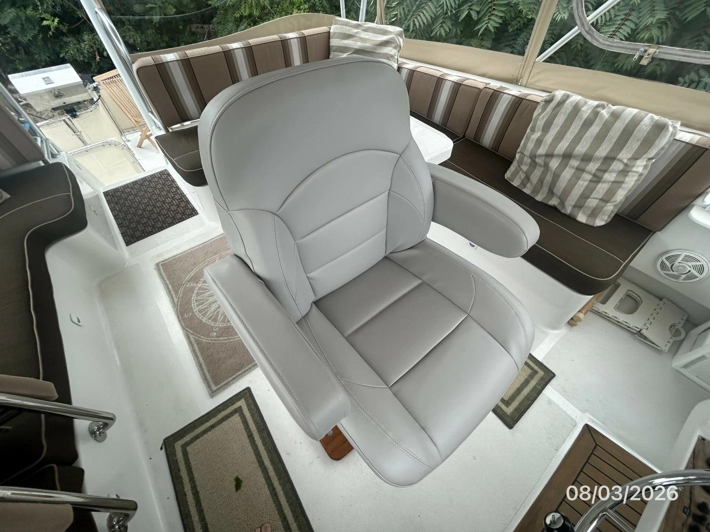 Mainship 430 Yacht For Sale