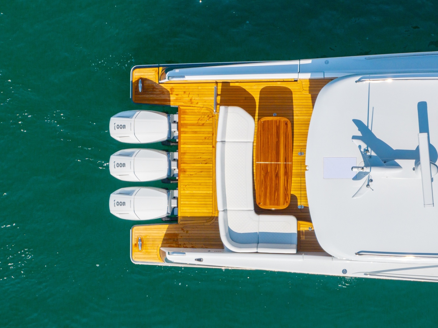 Eclipse 50 - STINGRAY GRAY - Exterior Profile
