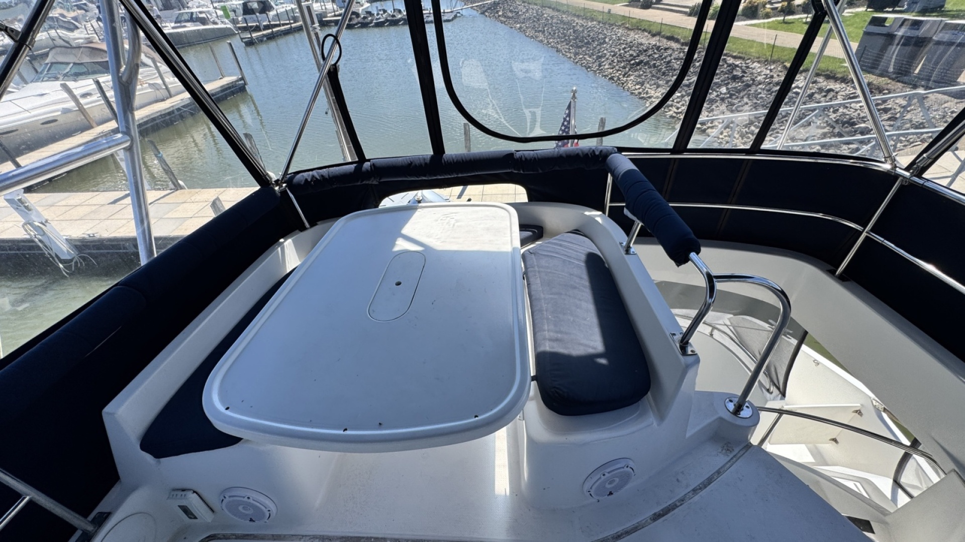 Flybridge Dinette