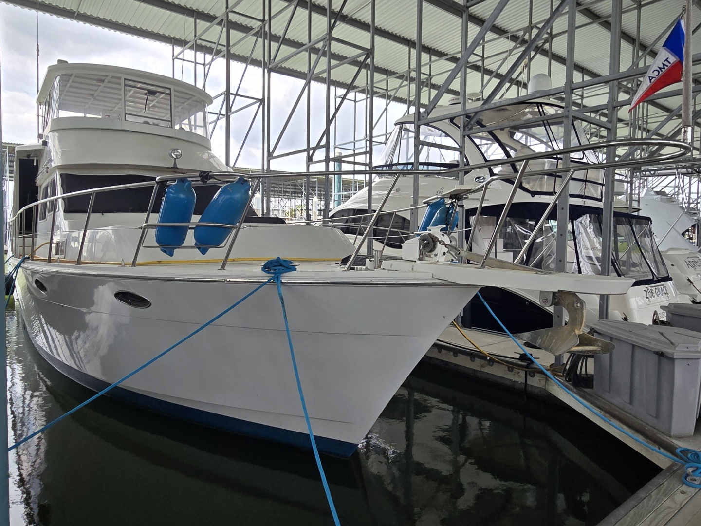 1988 Marine Trader Montechristo 56 — photograph 2