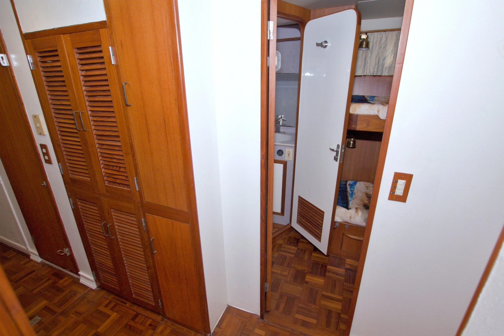 Jefferson Marquessa 56 Extended Deckhouse Yacht For Sale