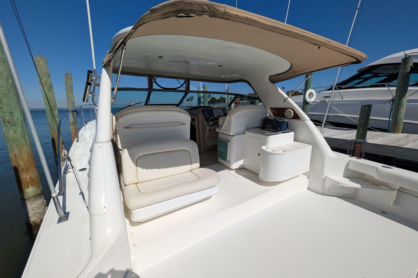 1999 Sea Ray 370 Express Cruiser