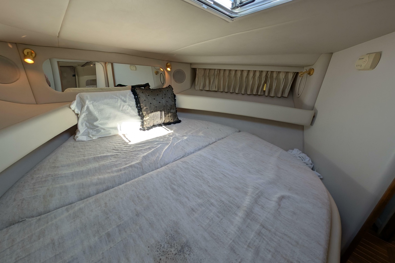 1999 Sea Ray 370 Express Cruiser