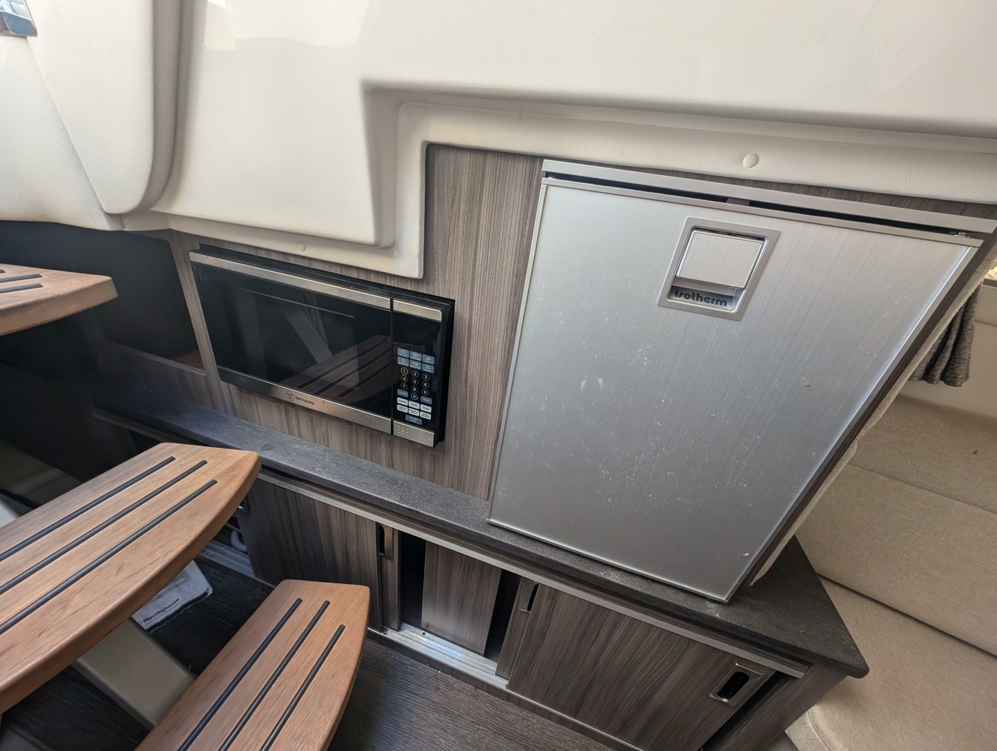 32ft Sea Ray Yacht For Sale