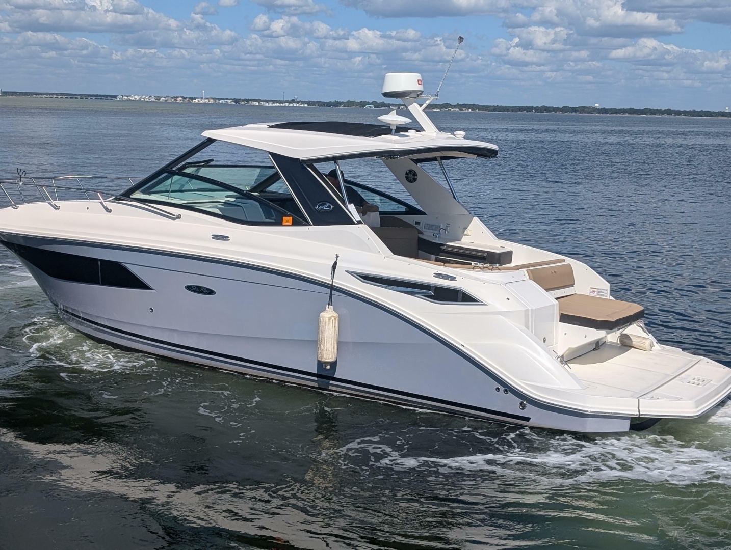 32ft Sea Ray Yacht For Sale