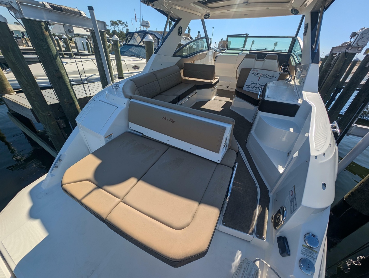 2019 Sea Ray Sundancer 320