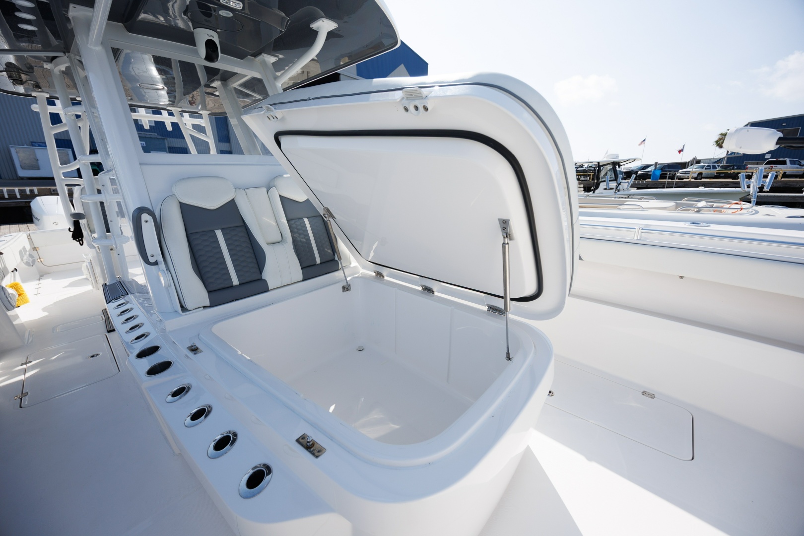 2024 Invincible 33 Catamaran