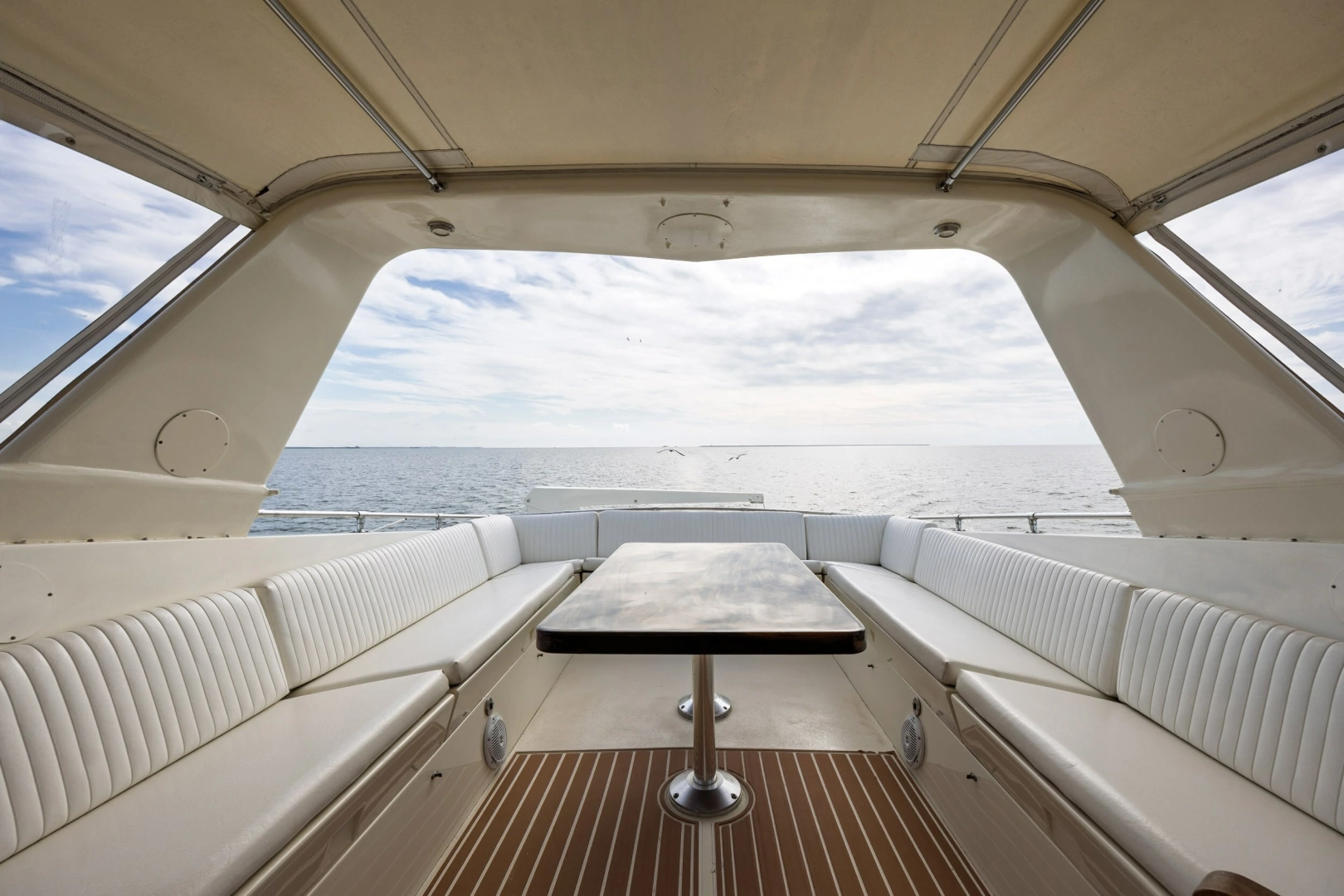 Hatteras 74 Cockpit Motor Yacht Yacht For Sale