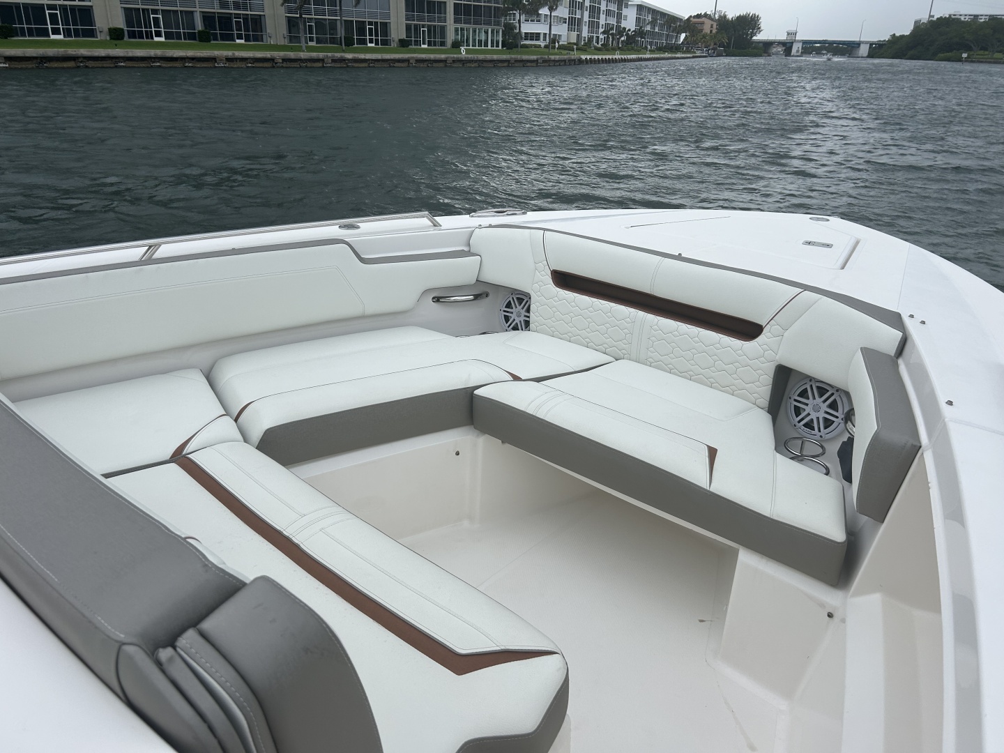 2023 Tiara Yachts 34 LS