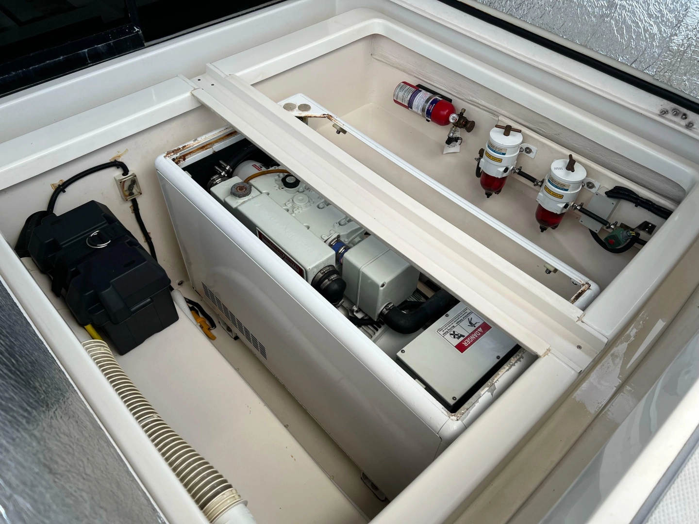 Aquila 48 Yacht For Sale